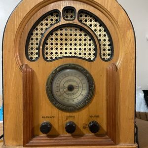 ✨vintage ✨ St. Louis collectors edition radio